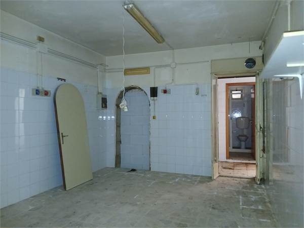 VENDESI A CALAMONACI CASA SINGOLA E MAGAZZINO COMM.LE 120MQ